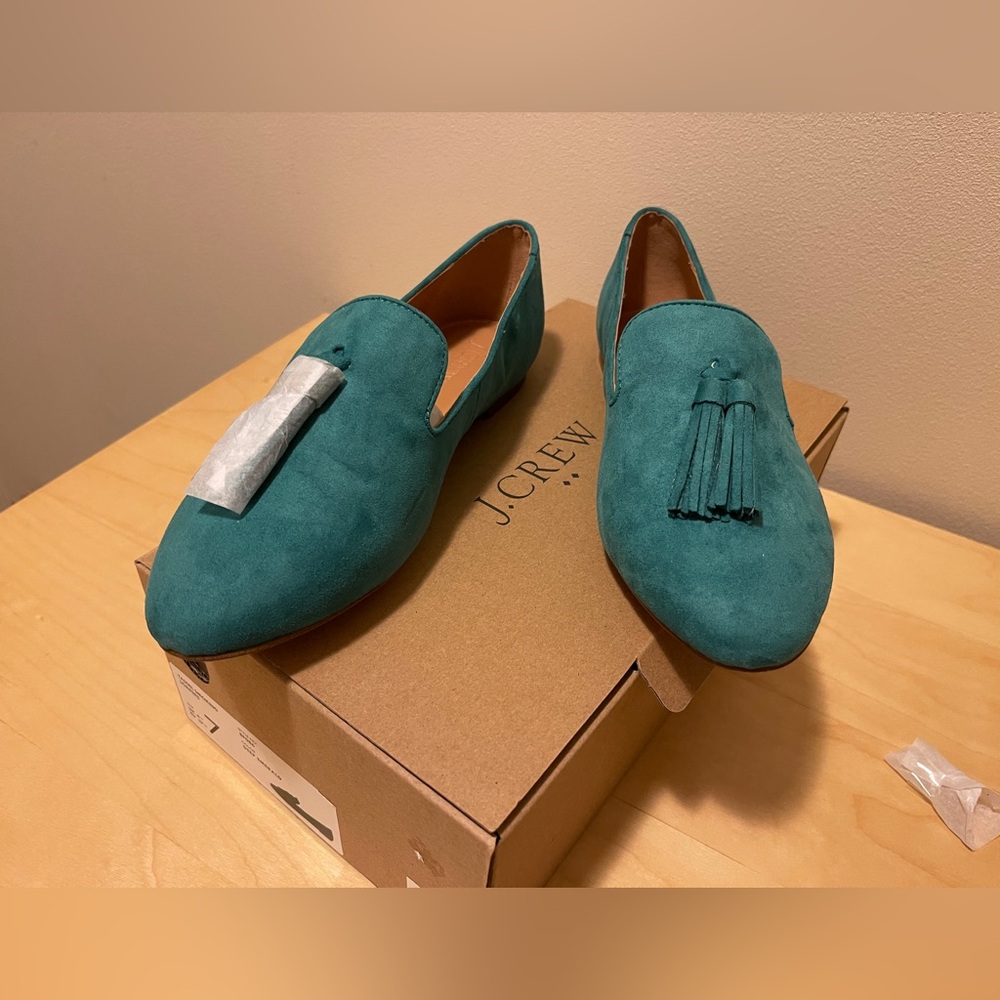Women's J.Crew Suede Tassel Loafers Deep Emerald Green , size 7 , NEW IN BOX